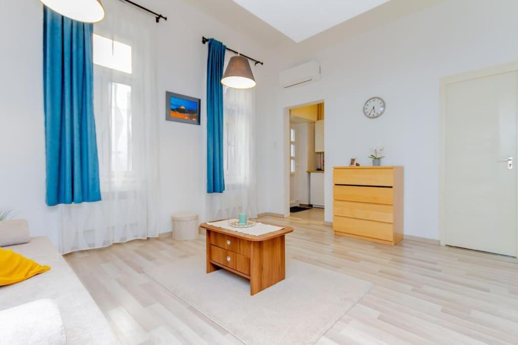 Ferienwohnung Cozy Nest By The Andrassy Avenue Budapest Exterior foto